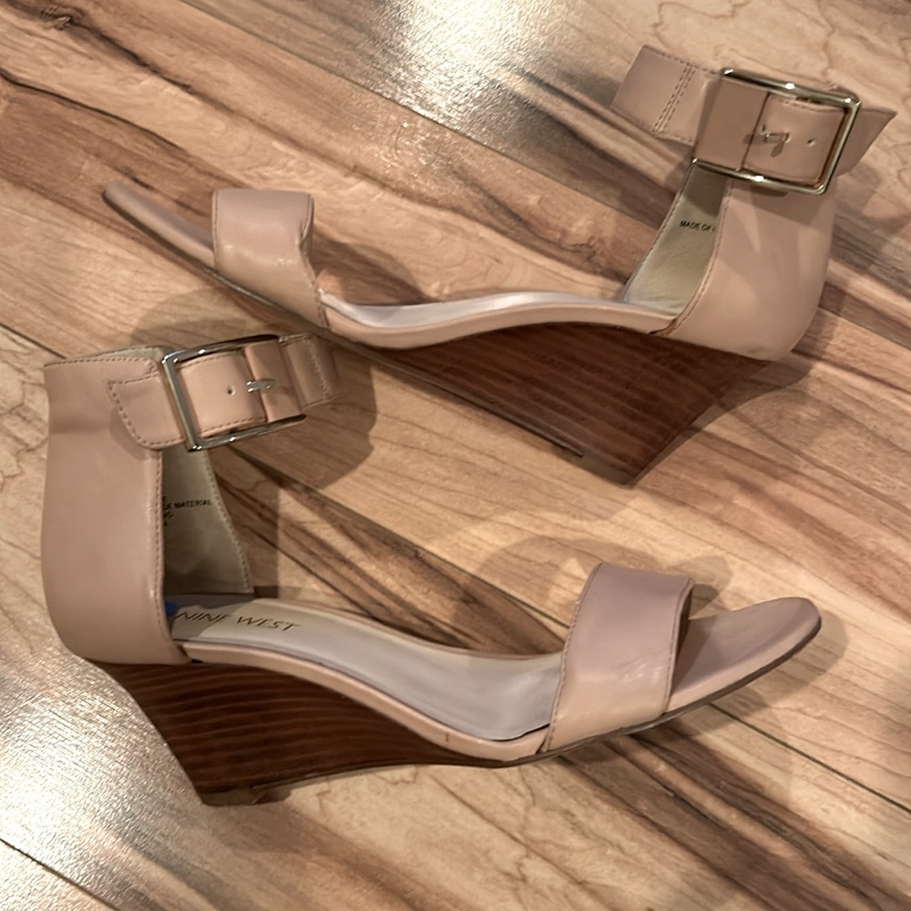 Women’s Nine West wedge shoes  size 7 1/2